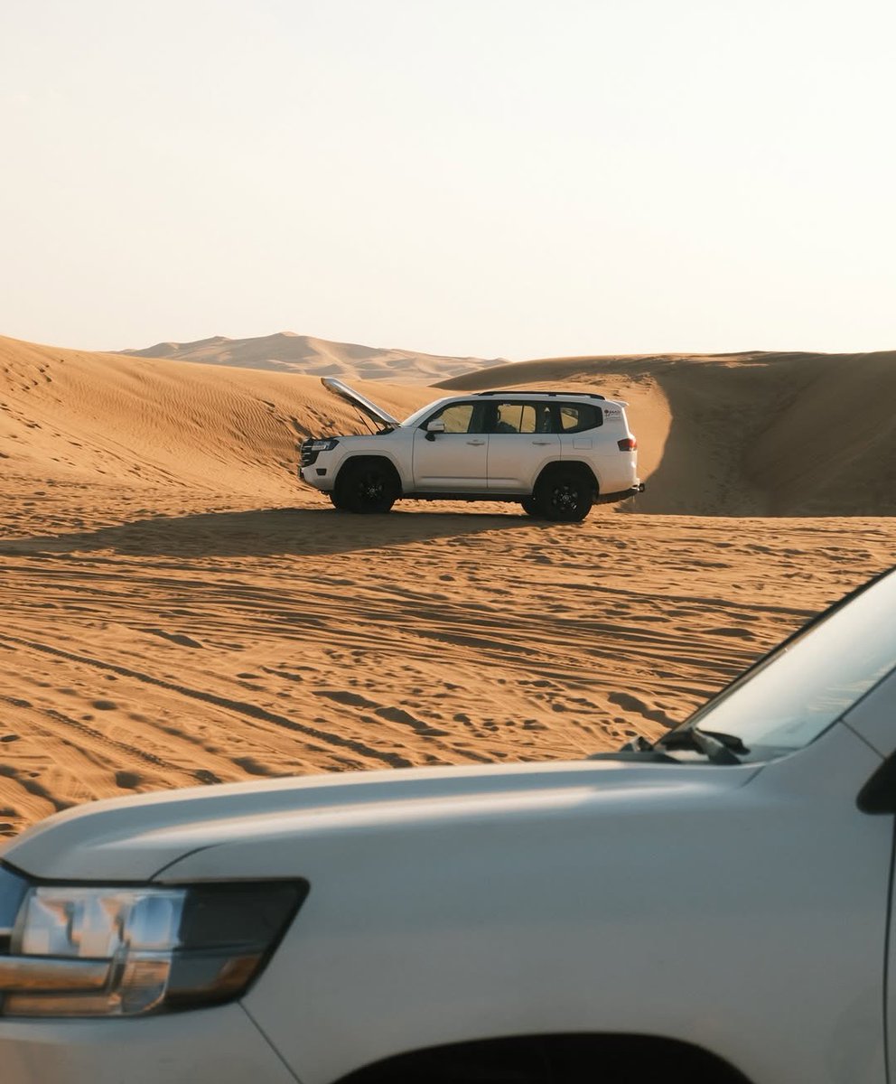 Habt Ihr schon die Wüste Dubais besucht? 🤎🏜️ 

Jetzt in den Wintermonaten ist es der perfekte Zeitraum um einen Ausflug in die weiten der Dünen zu unternehmen. 

📸 IG/ basti.adventure

#VisitDubai