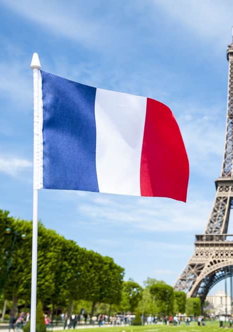 tomykjy's tweet image. we're still too naive to fully understand what's going on in his head.
#MonsieurGDragoninParis 
#GDforPiecesJaunes2026