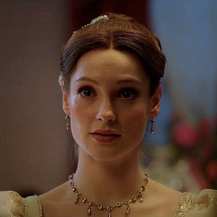 dearfranchaelas's tweet image. “I knew after three seconds” parallels