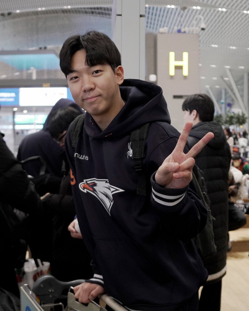 오랜만에 다시 모인 선수단! 
오전 8시 비행기로 1차 스프링캠프지 호주 멜버른을 향해 출국 완료🛫