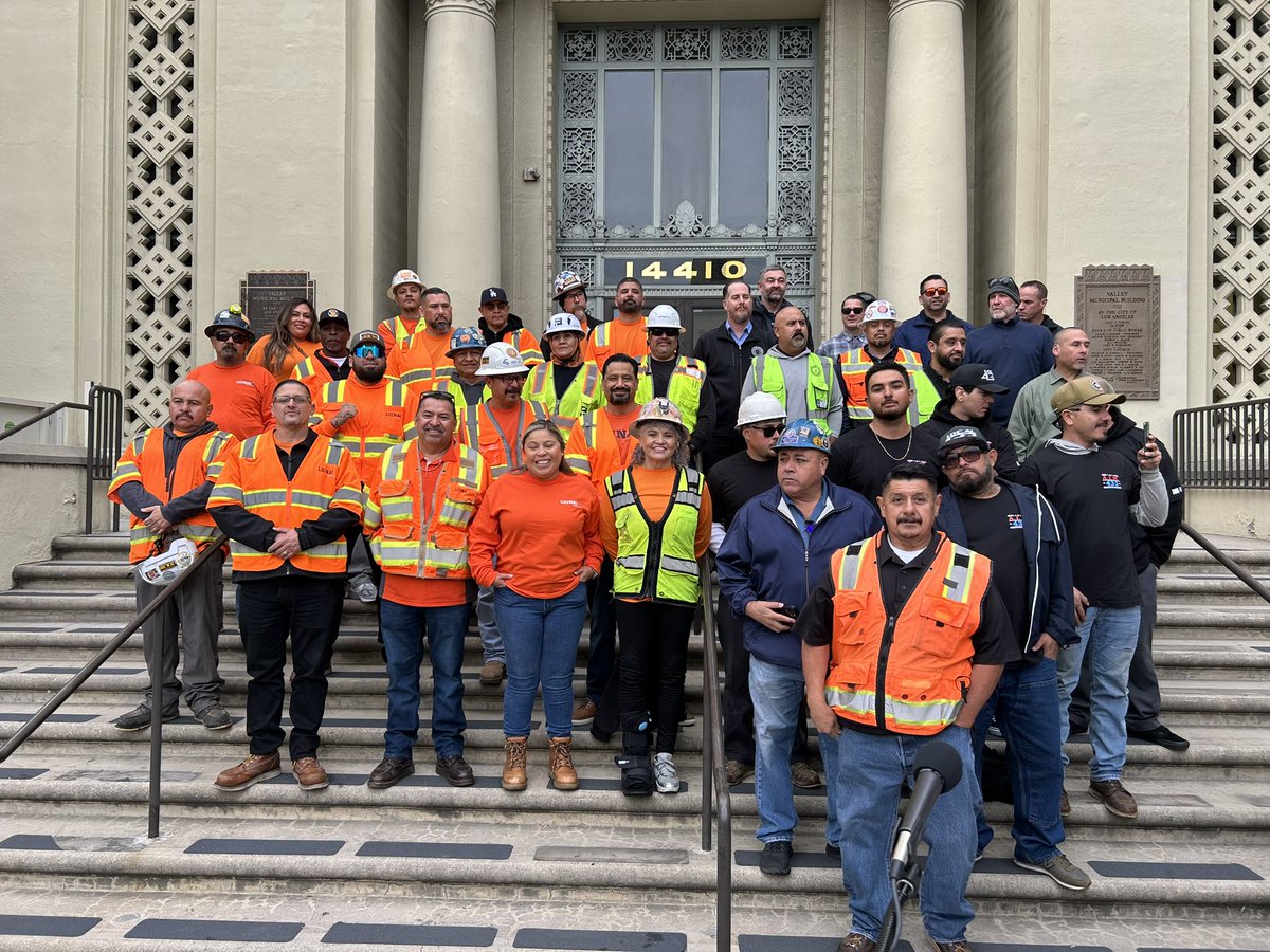 liunascdcl's tweet photo. SCDCL, our organizers and members continue to stand together at city councils and planning commissions to support projects that move forward and put our members to work.
#SCDCL #LaborersRising #UnionStrong #TogetherWeBuild #OrganizingWorks #WeStandTogether https://t.co/RucCo6toTu
