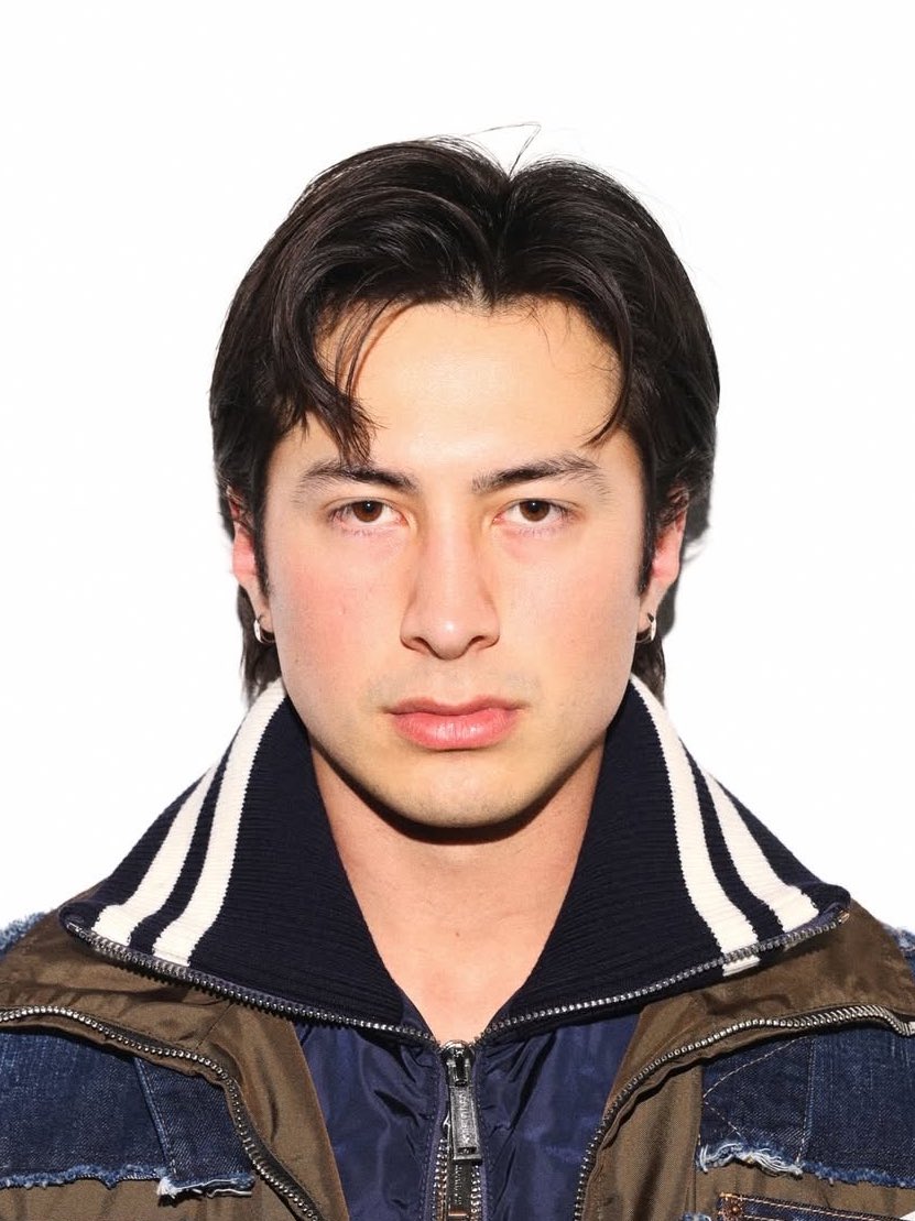 HWILL1AMS's tweet image. face card never declines.