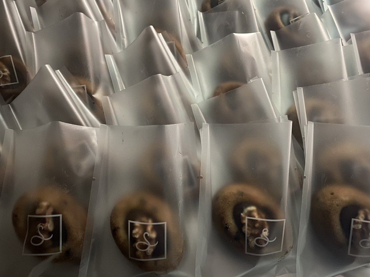 1月22日より個数制限🚫を設けさせていただきました。

各日おひとり様各種1点まで
※各日なくなり次第終了

※初日の状況から阪急百貨店様が早急な対応してくださいました。

＃阪急百貨店
#阪急チョコレート
#阪急バレンタイン
#個数制限