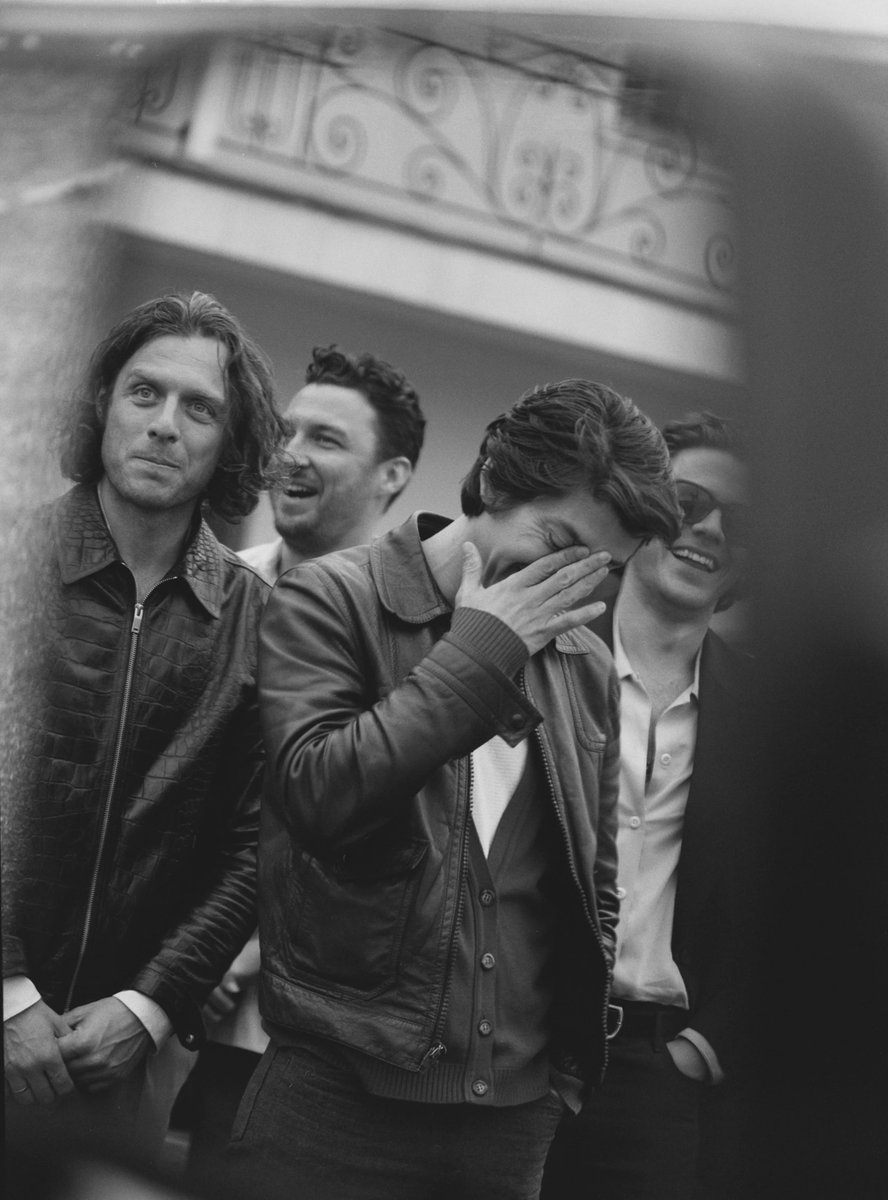 Sobre la dinámica de la banda: "A veces no nos vemos por seis meses, pero cuando lo hacemos es como si nunca nos hubiéramos separado. Creo que se traduce musicalmente. Pasamos un par de días haciendo esto y se sintió como si nada hubiera pasado en el medio".