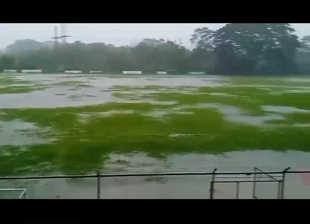hexonbarre's tweet photo. Chone:
Estadio Homero Andrade hace pocos minutos... https://t.co/3Sl3SBZzx3
