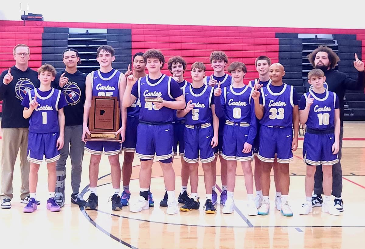 CantonActivity's tweet image. Congratulations, the Fr/So boys won the Fulton County Tournament Championship beating South Fulton 46-40.  #LittleGiants