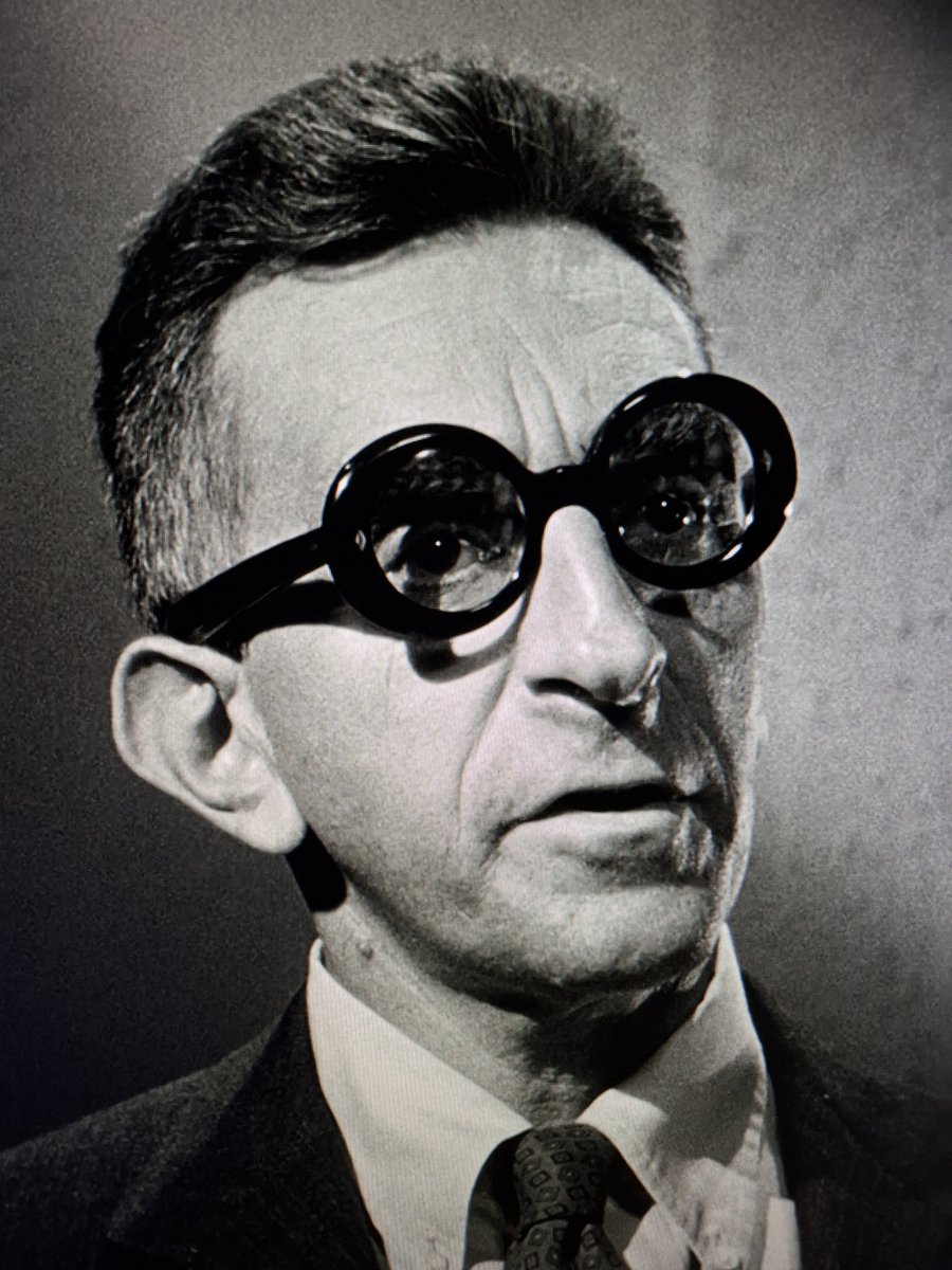 anomicman's tweet photo. I'm watching an episode of THE OUTER LIMITS. Check out this guys glasses! 🤓 #TheOuterLimits https://t.co/drag2UGTWh