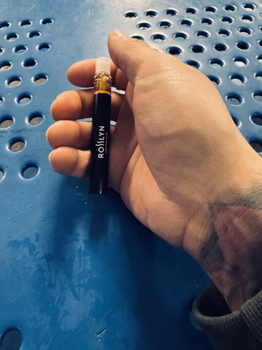 definitely getting more rosin pens

this bio-flux is amazing! 🔥
#stoner