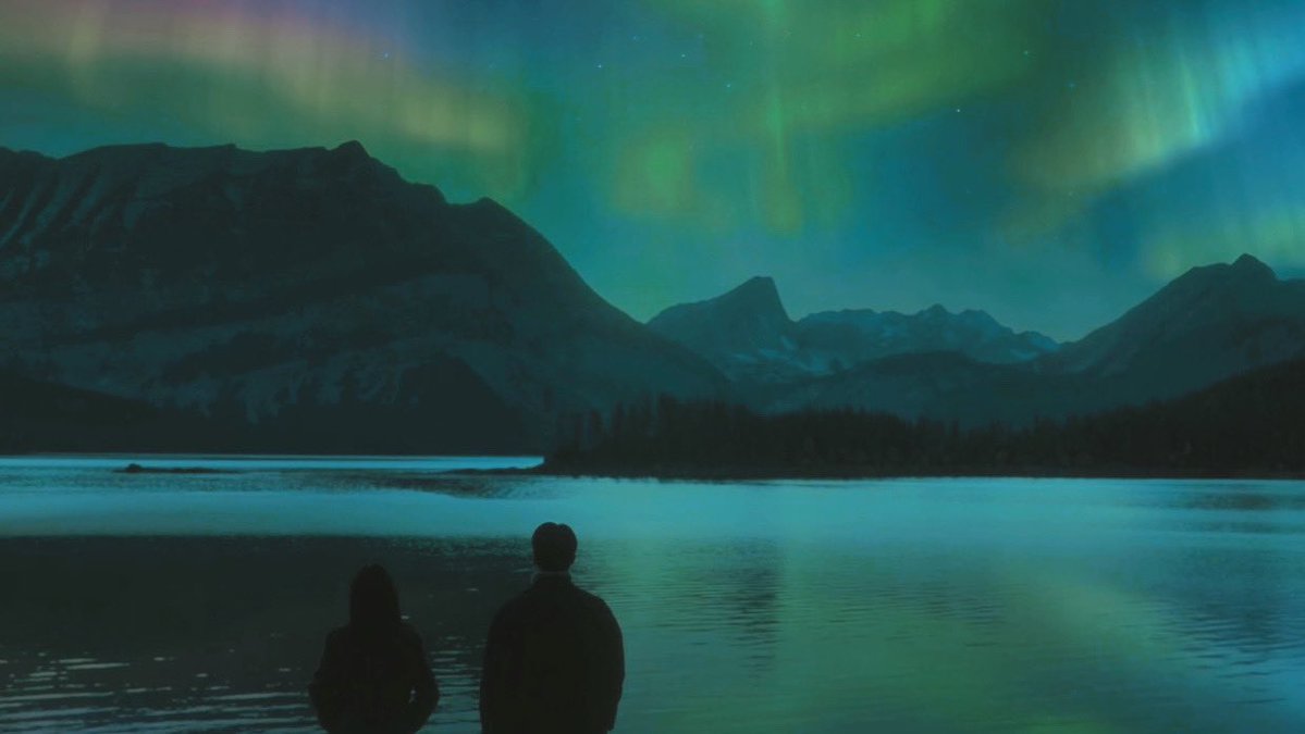 muheeping's tweet image. “i keep seeing auroras” 

—#CanThisLoveBeTranslated