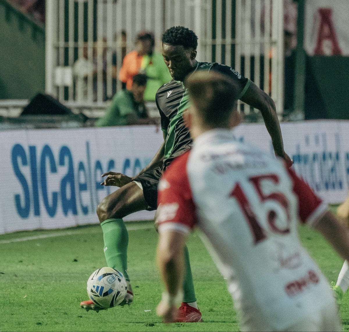 CAB_oficial's tweet image. 𝐅𝐢𝐧𝐚𝐥 𝐝𝐞𝐥 𝐩𝐫𝐢𝐦𝐞𝐫 𝐭𝐢𝐞𝐦𝐩𝐨.

#Banfield 0-0 Huracán