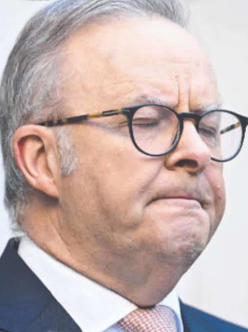 TruthdriverOn's tweet image. Another rehearsed prepared speech from the #DudPM Albo yesterday, how embarrassing, he said sorry like he accidentally bumped into someone’s shopping trolley at the shops!

He also said, “those who try to divide us” … that’s him &amp;amp; his government! 

What a pathetic fool!
#auspol