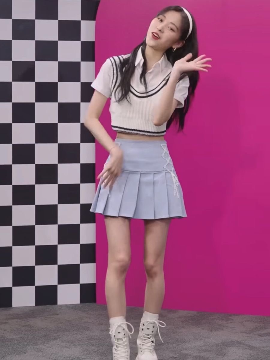 impvrites's tweet image. the thigh gap i need in 2026