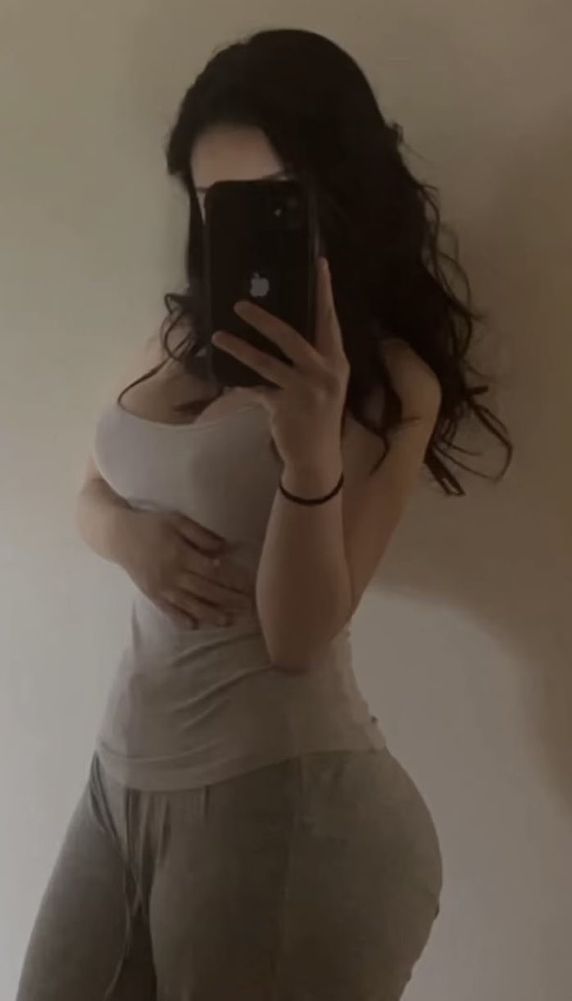 صنعانية قمر💕 tweet media