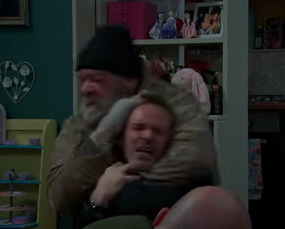 IANdrewDiceClay's tweet image. Emmerdale has an ex-wrestler called Bear (based on Giant Haystacks) who killed the local villain with the rear naked choke. Murdered the bastard! Now in this universe he joins Jose Gonzalez, Jimmy Snuka, Chris Benoit and that gang.

Does Emmerdale have a Dave Meltzer character?