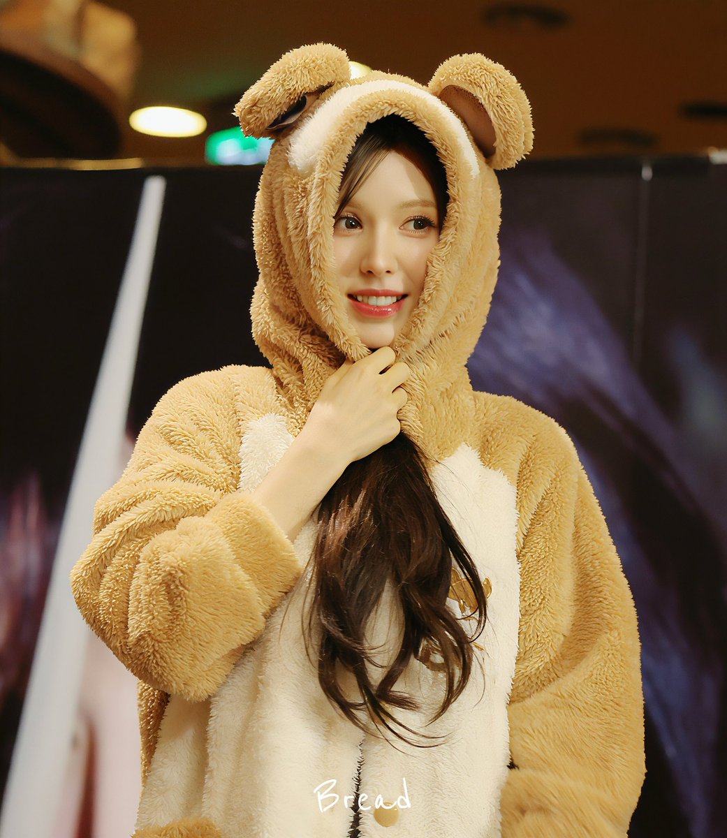wendy_bread's tweet image. 20260109 WENDY Taipei 签售

Cute bear🩵

#WENDY #WENDY_WORLDTOUR