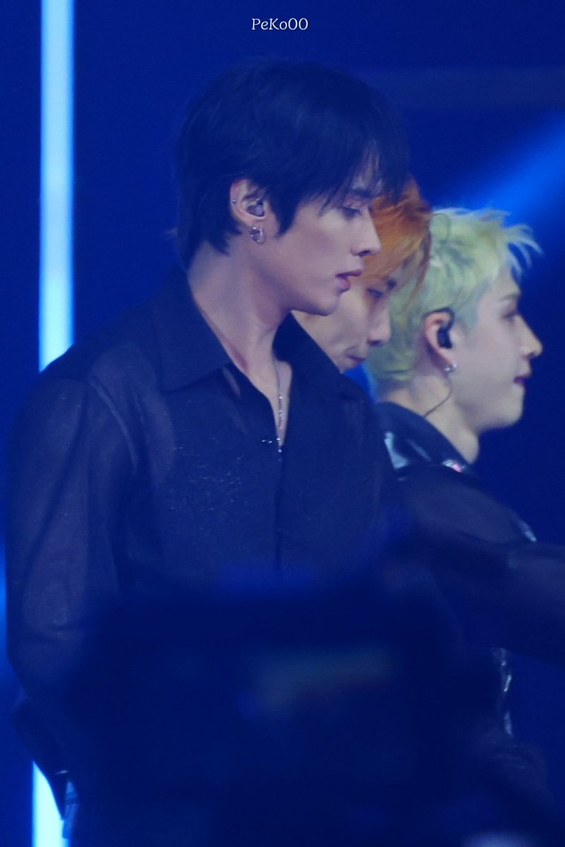 purplyknow's tweet image. this is a family portrait