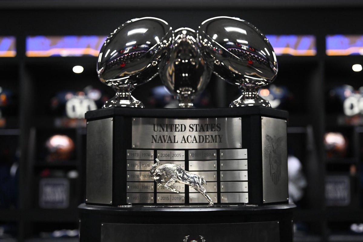 NavyAthletics's tweet image. Want to take a 📸 with the CIC and Liberty Bowl 🏆?! This Saturday is your chance‼️

The trophies will be available for pictures in the Alumni Hall lobby for the Army-Navy Doubleheader! In addition the Navy Football team will recognized at halftime of the men’s game!

Limited…