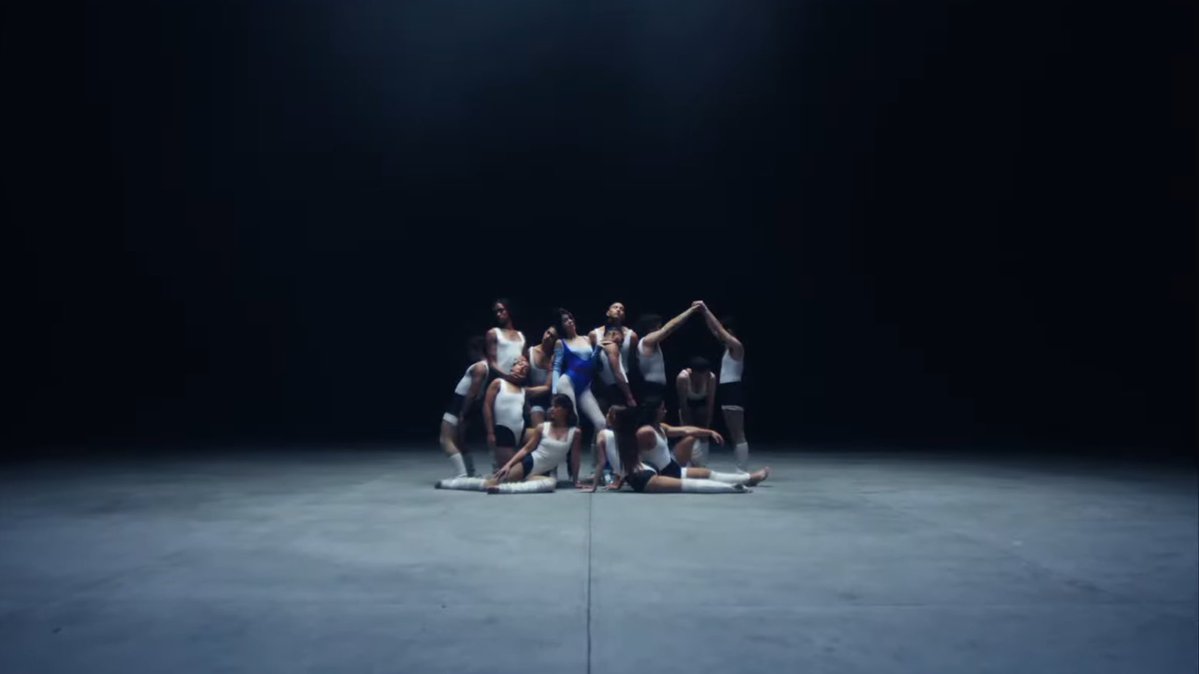 KeniaOsSitio's tweet image. Ya está disponible “Una y Otra Vez” el segundo single de “K de Karma” el proximo álbum de Kenia Os. ¿Que les ha parecido? 🦂💙