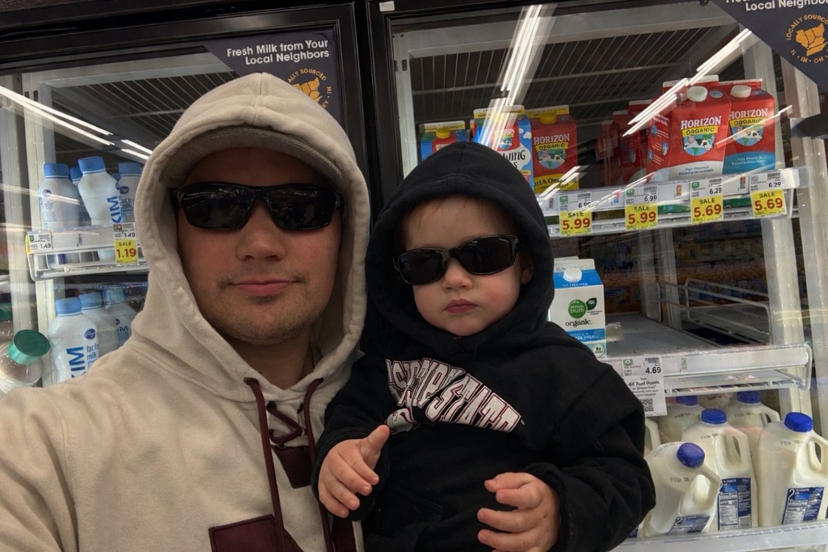 How a weatherman goes to the grocery before snow❄️ 

Lyla and I managed to get through the Bread &amp; Milk aisles at Kroger without being noticed. 🥸

<a href="/WDRBNews/">WDRB News</a>