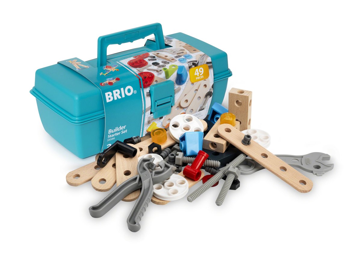 BRIO_JP's tweet photo. ついにBRIOのビルダー入門セット、デビュー！🔨✨

車とかロボとか、アイデアが止まらないみたいで可愛い😂❤️‍🔥 指先使うから脳にも良そうだし、何より「自分で作れた！」ってドヤ顔が見れるのが最高に嬉しい…！

プレゼント迷ってるならこれ一択かも🎁🚀 
https://t.co/ORoeXXBLeq

#育児 #おもちゃ収納 #BRIO
