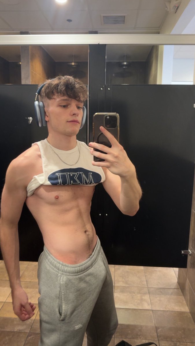 Ethan Ryan tweet media