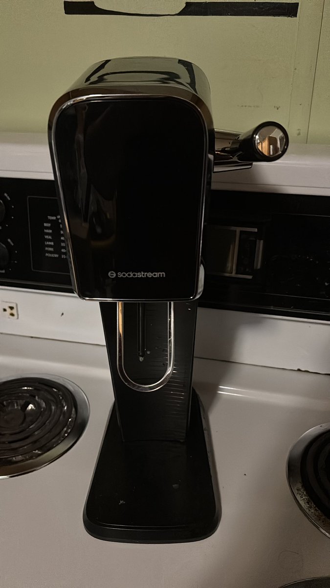 ClutchBlonde's tweet photo. Got me some carbonated Double XP by @TheDoubleDos thanks to my trusty @SodaStream_CA π love mixing my @DrinkFreshenUp flavours with my Soda Stream! Itβs the perfect combo to get me through my day βοΈ#NotAnAdJustAFan P.S. @DrinkFreshenUp can we get this flavour in cans ASAP π€€ https://t.co/3FpqxmdYfO