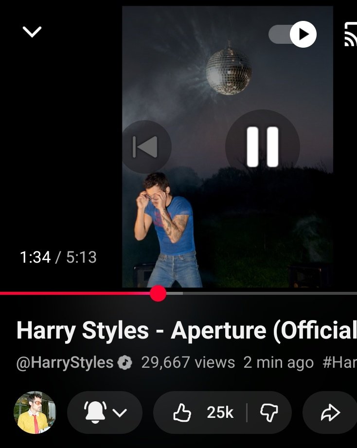5:13 MINUTES HARRY STYLES IS SO FUCKING BACK