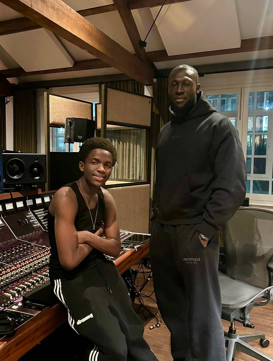 dc3media's tweet photo. Calm Before The Storm https://t.co/HMwNhJE3n9