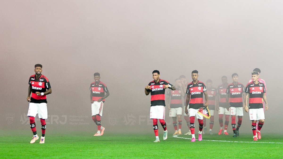 Esse time jogou com pouco menos de 50% da capacidade física e pressionando uma defesa com linha alta por 94 minutos…

Os dois principais meias nem jogaram… 
Anti… É rezar muito…