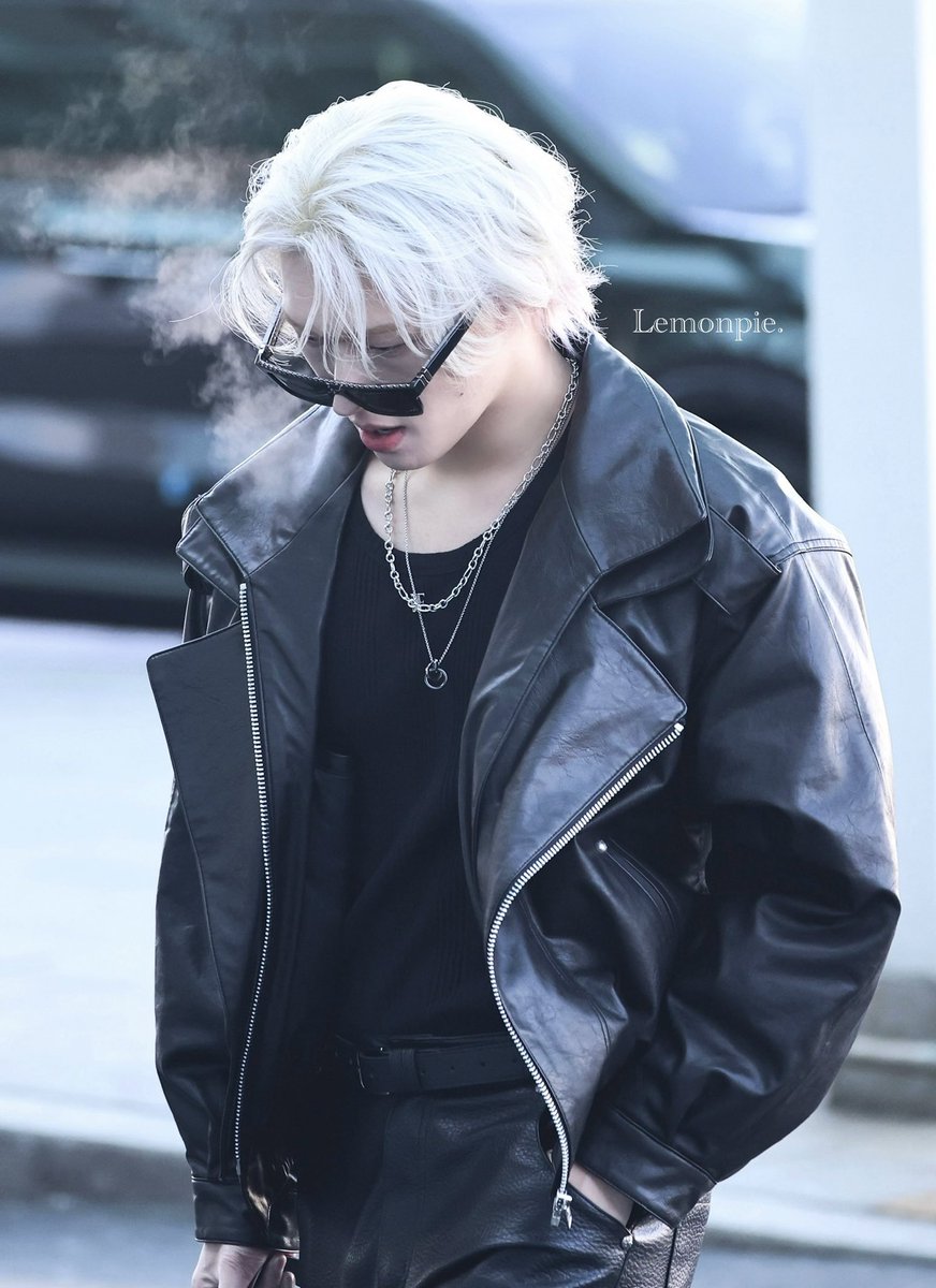 leadofblack's tweet image. I know it’s my fault, because i was gone without telling you. If you still want to be friends with me, i have telegrams for all of you.

Happy New Year Eve.
(With pic new me in 2026. Haha, i love you.)