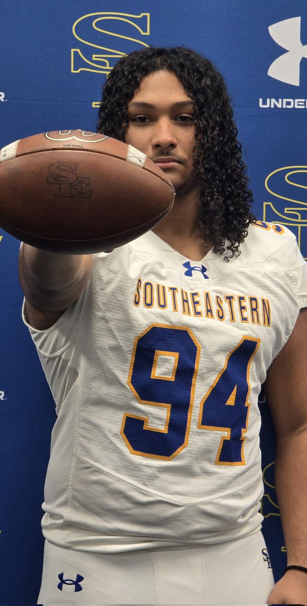 JioNThomas23's tweet photo. Thank you to @ImCoachE5, @AtterberryBo and the coaching staff for showing me and my family such a wonderful time @SoutheasternFB. You truly made my official visit memorable.
#humbleandblessed #seniorDline
@PTanner34 @pmcginnis63 @chadpegues1
@bench424nmore @N_W_Sports @BHS_FBrecruits @TXTopTalent @5StarScouting @gobigrecruiting @FieldLevel @PrepRedzoneTX  @d1_clipz