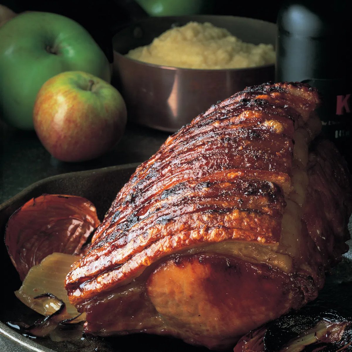DeliaOnline's tweet image. Recipe of the Day:  Roast Loin of Pork with Honey and Ginger, with a Puree of Apples and Ginger⁠
⁠
Made for slow Sundays. Honey, apples and ginger pair perfectly with roast pork for a dish which is rich, comforting and full of flavour.⁠
⁠
deliaonline.com/recipes/type-o…
⁠…