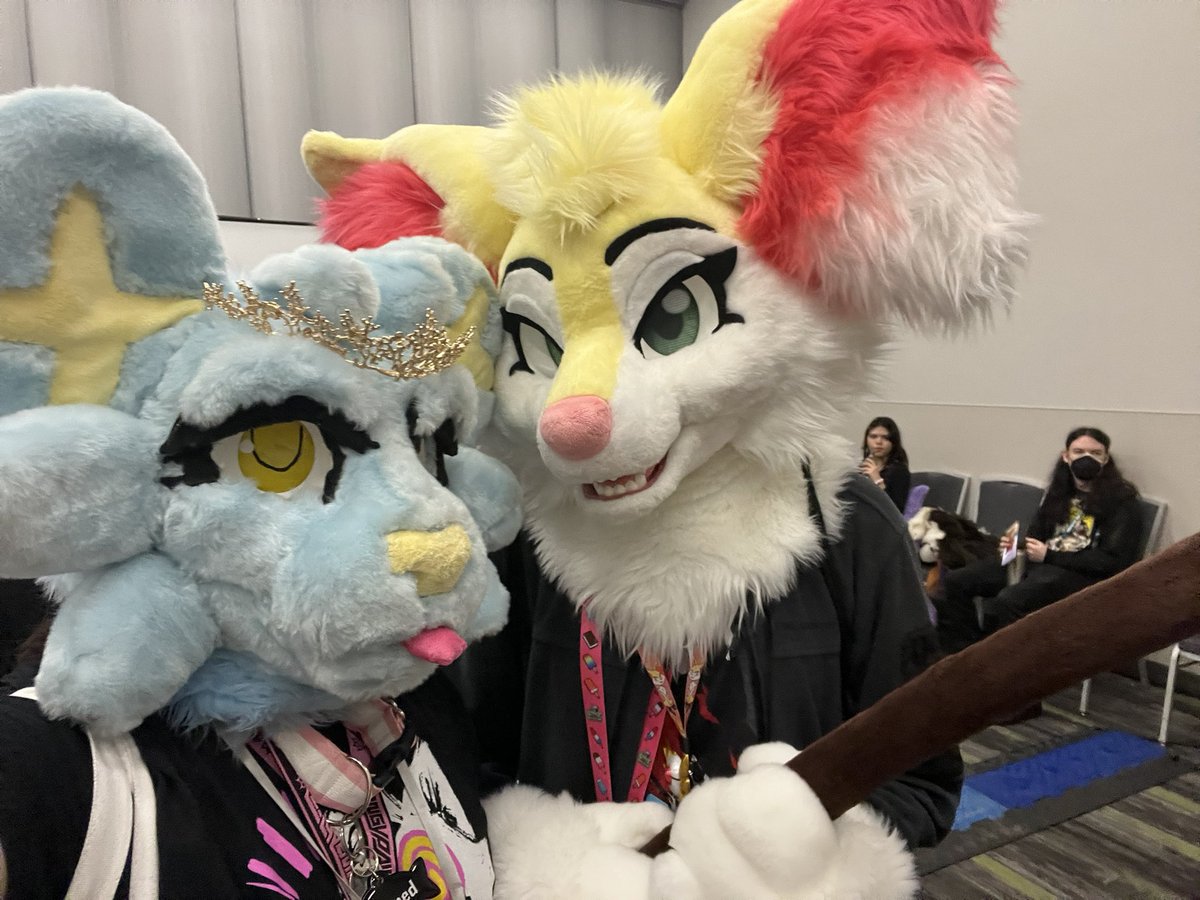 Meow at FC <a href="/BadBraixen/">Grey 🔞 🔜 FC 2026</a> came up to me and mentioned my ownership to my Meowster and honestly more people should come up to me that way… 😇
