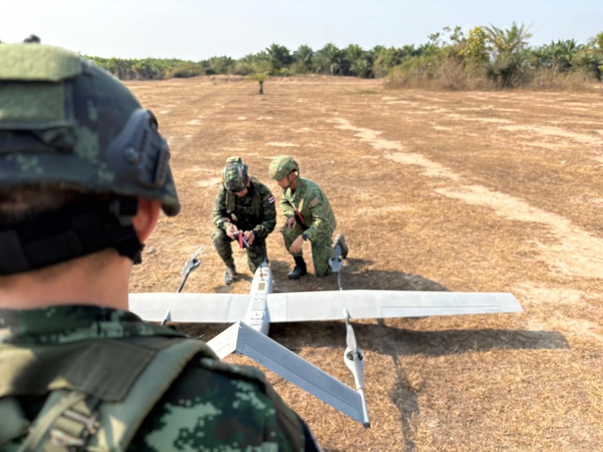 wuthi11_'s tweet image. Thai soldiers completed the Mini-UAV Operator Course live-flight training in preparation for the future induction of Singapore-developed Veloce-15 UAVs into Thai Army service.

Training was conducted with instructors from Singapore Armed Forces Intelligence Institute.