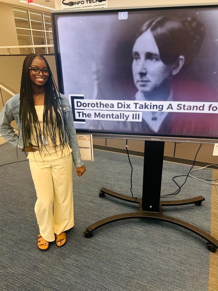 ElsikHighSchool's tweet image. Our Rams showed up and showed out at the Alief ISD History Fair! 🐏📚
From creative displays to thoughtful research, their projects highlighted hard work, curiosity, and pride in learning. #LeadTheWay #RamNation #AliefISD