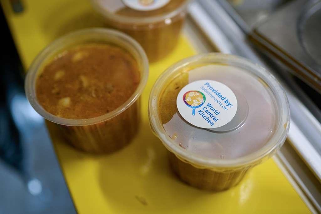 chefjoseandres's tweet image. This winter is even colder than normal in Kyiv. And believe me, normal is already too cold! That’s why our hot meals mean so much more. They warm the body and they warm the soul. Our @WCKitchen teams are feeding the brave people of Kyiv across more than 50 distribution points…