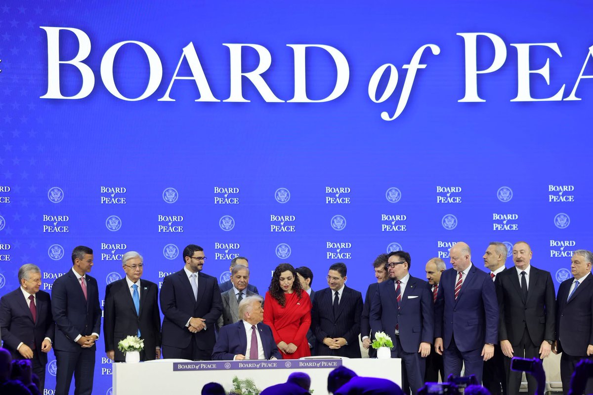 Манай улс II дайны үед ялагчийн талд байсан тулдаа дэлхийн улс орнуудаар тусгаар тогтнолоо хүлээн зөвшөөрүүлж чадсан.

Тэр үед тогтсон дэг журам өөрчлөгдөж байгаа өнөө цаг үед олон талд гадаад бодлого явуулж, дипломат арга замаар улс орныхоо тусгаар тогтнолоо бэхжүүлэхэд чухал