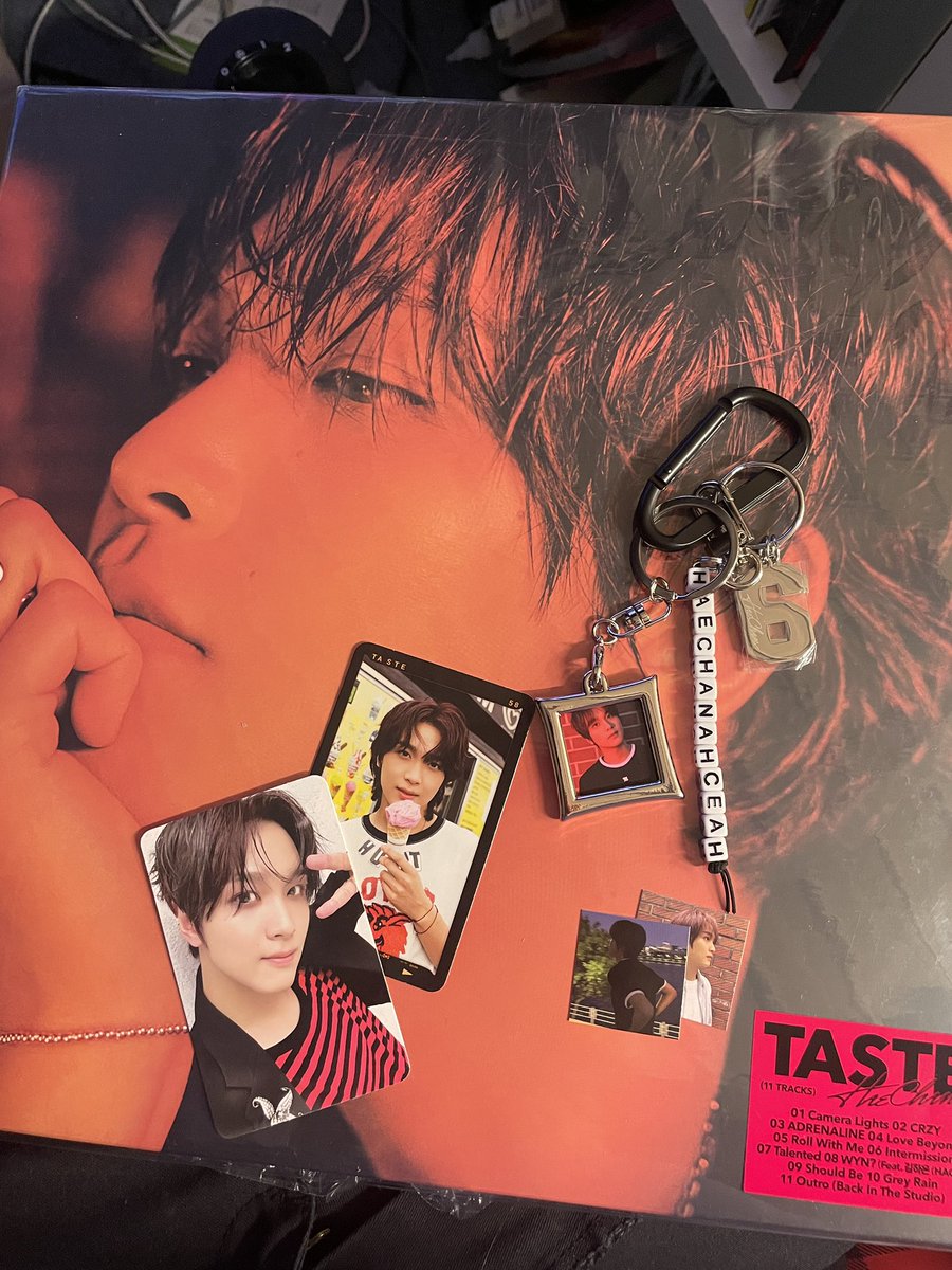 in other news, I FINALLY GOT MY HAECHAN TASTE VINYL 😍💚🤩🐻 plus my other taste merch, shoutout to Ju <a href="/matchaGOs/">ju |</a> 🫶🏽