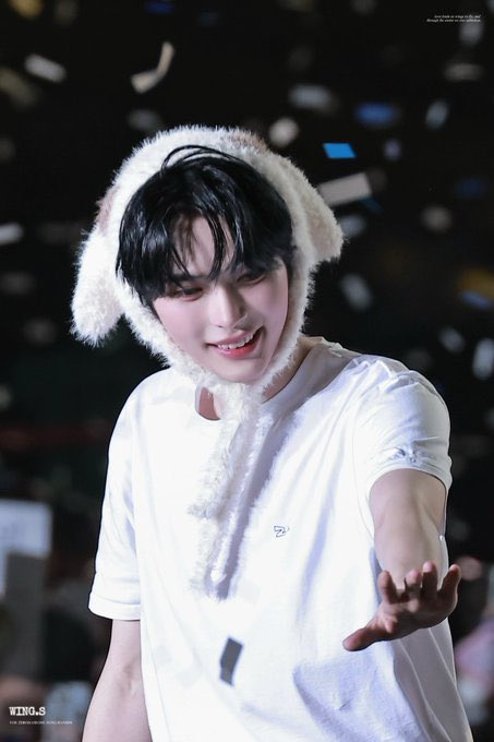 SHBCHART's tweet image. [NEWS | 260123] Spotify Playlist 📊 

'You Are Spring' by Sung Hanbin has been featured in multiple popular Spotify playlists:

• K-Pop Rising | 884, 298 likes | #6

• Cool K'IDs Rock | 247,466 likes | #6

• All New K-Pop (국내 최신 가요) | 344, 985 likes | #21

#SUNGHANBIN…