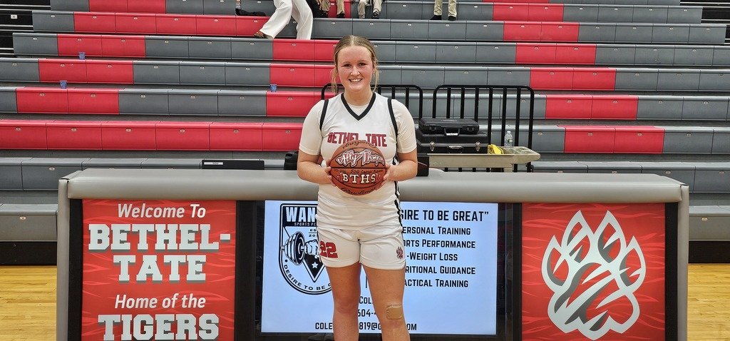 bethelTsports's tweet photo. 500 REBOUNDS! Congrats to Ally Thompson on reaching an incredible career milestone! https://t.co/iJemmwWNQb