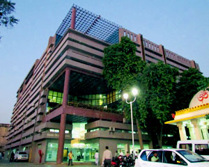 LetsTalkAmdavad's tweet image. AMC Okays ₹3 Crore #LightingProject for 27,000 Chalis; #OralCancer Screening to Begin at 9 CHCs 
#AMC @AmdavadAMC
#LetsTalkCity
#Ahmedabad #Amdavad #Gujarat #Infrastructure #Healthcare

bit.ly/4be4u1f
Via deshgujarat.com