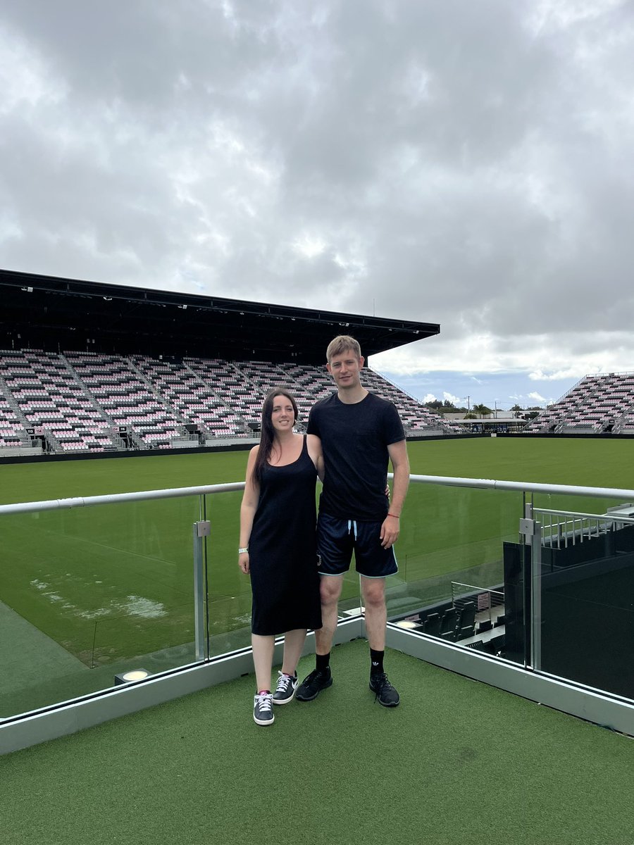 konifede's tweet photo. ¡Un estadio más desbloqueado!
Gran experiencia en la cancha del @InterMiamiCF con mi amor.
🇦🇷🤘😁
¡Y esperando a @LeoMessiMedia tras la práctica! https://t.co/7RV8RzdCuu