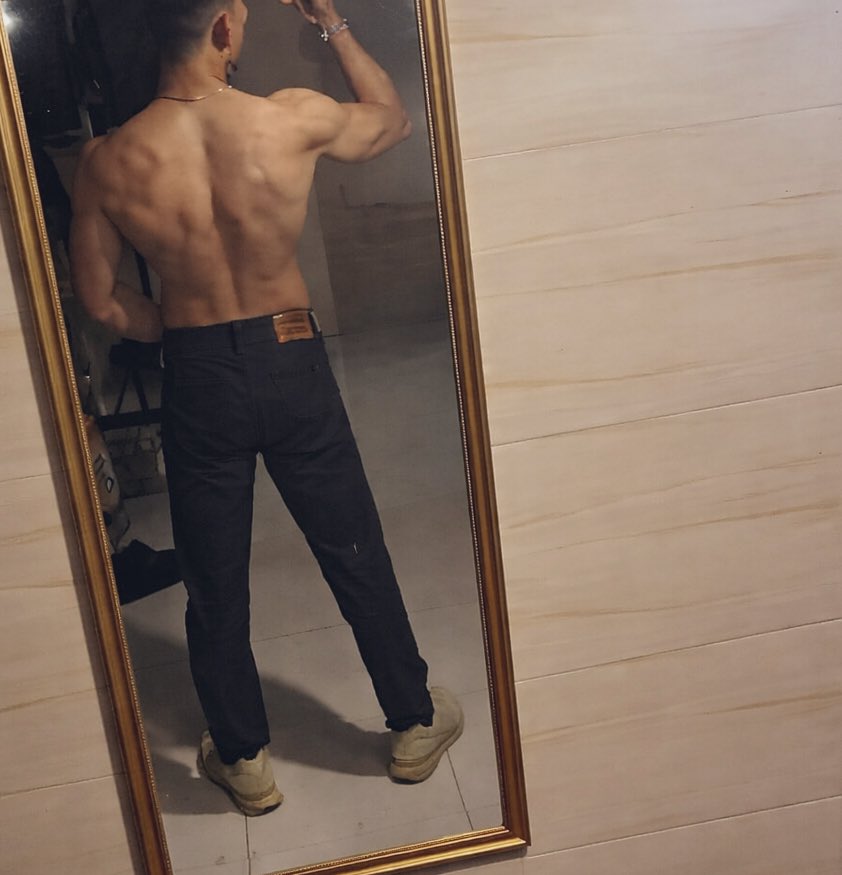 ᬩ᭄ᬮᬶᬯᬬᬦ᭄᭟ 🥂 tweet media