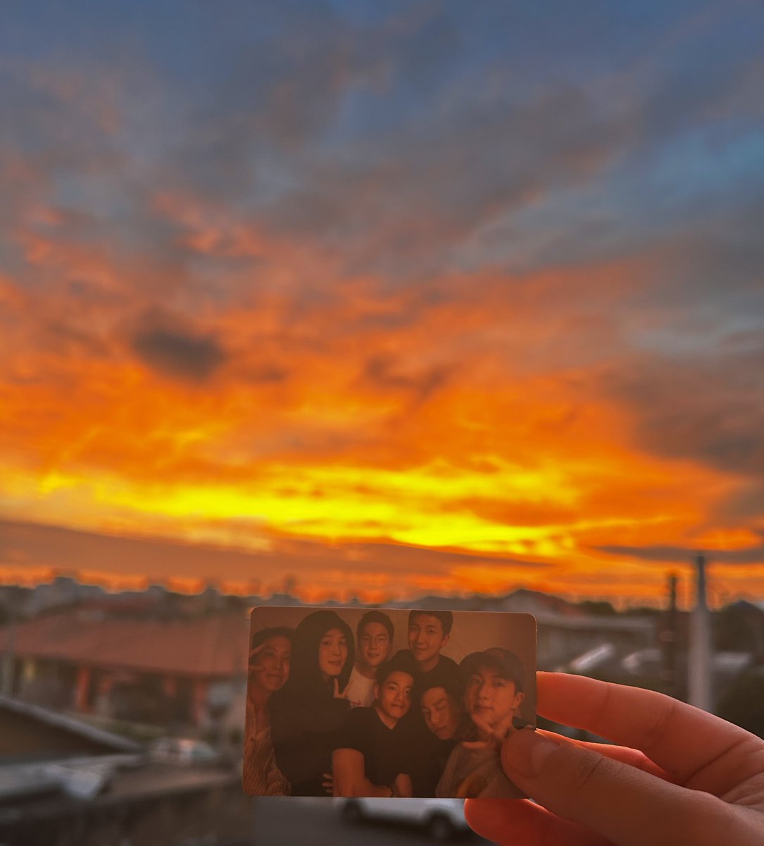 parkmiimi's tweet image. Essa foto vai trazer todas as energias positivas e esse ingresso já é meu ✨✨✨✨✨✨