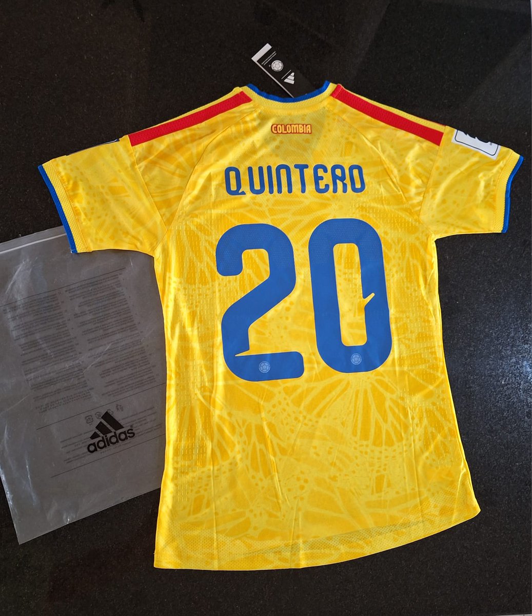 Y un día llego el glorioso día que meti canje con los chinardos y me pedí la del mas grande don JFQ para alentar a mi Colombia en el mundial

Dónde? En los amigos de <a href="/kitsdo777/">kitsdo</a> 

👉🏽 kitsdo.com tiene un gran catálogo retro y actual

👉🏽 Contacto +86 180 3870 0151 📲