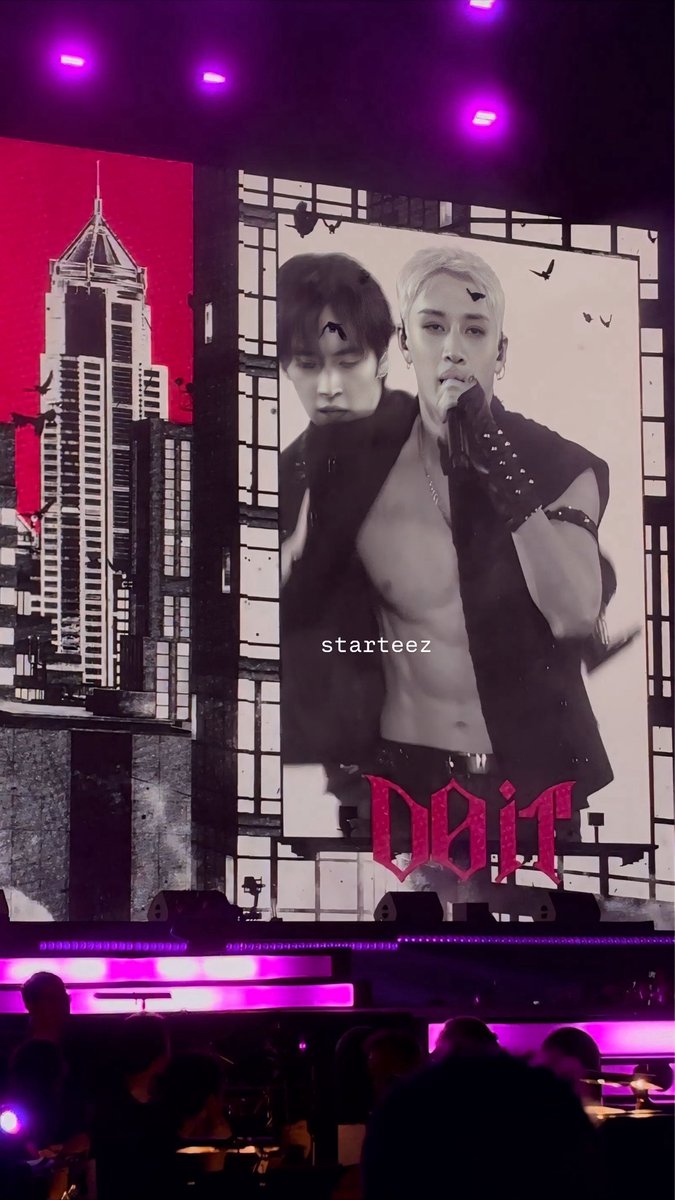 starteez_'s tweet image. I took these!!! I.can’t. Fucking. Believe. It 
#skz #BangChan #GalaDesPiecesJaunes