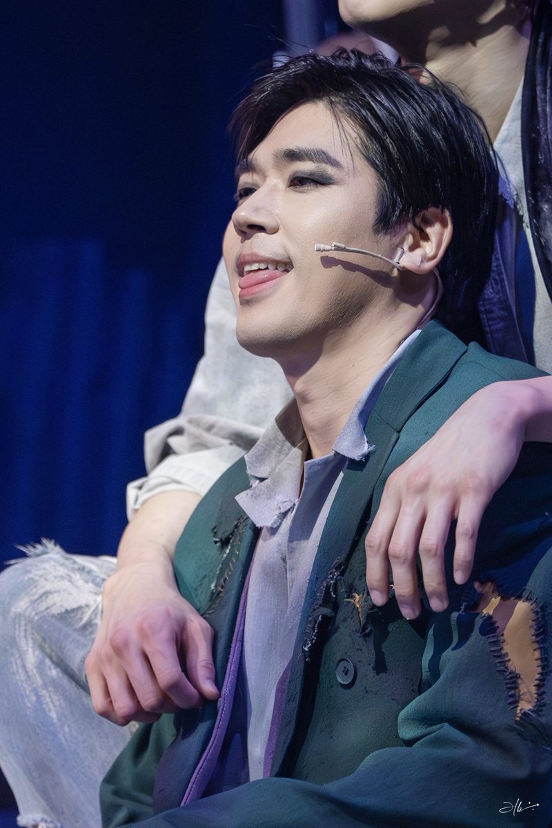 260122 시지프스
스페셜커튼콜 <레몽>
클라운役｜#정민 배우님

헤헤 사랑도 줬대