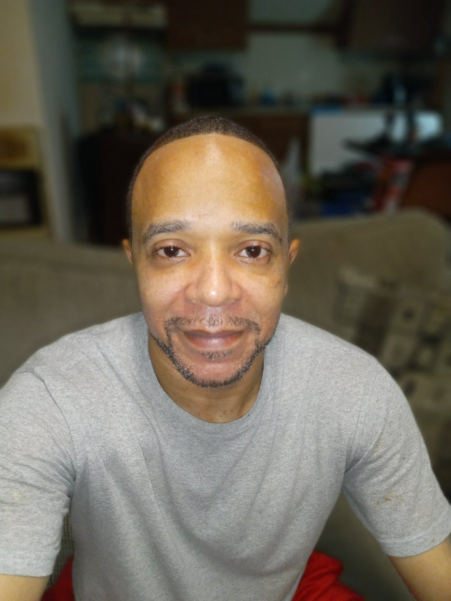 FLOYD3700's tweet photo. Fresh cut and fresh shave https://t.co/H5He94SWzg
