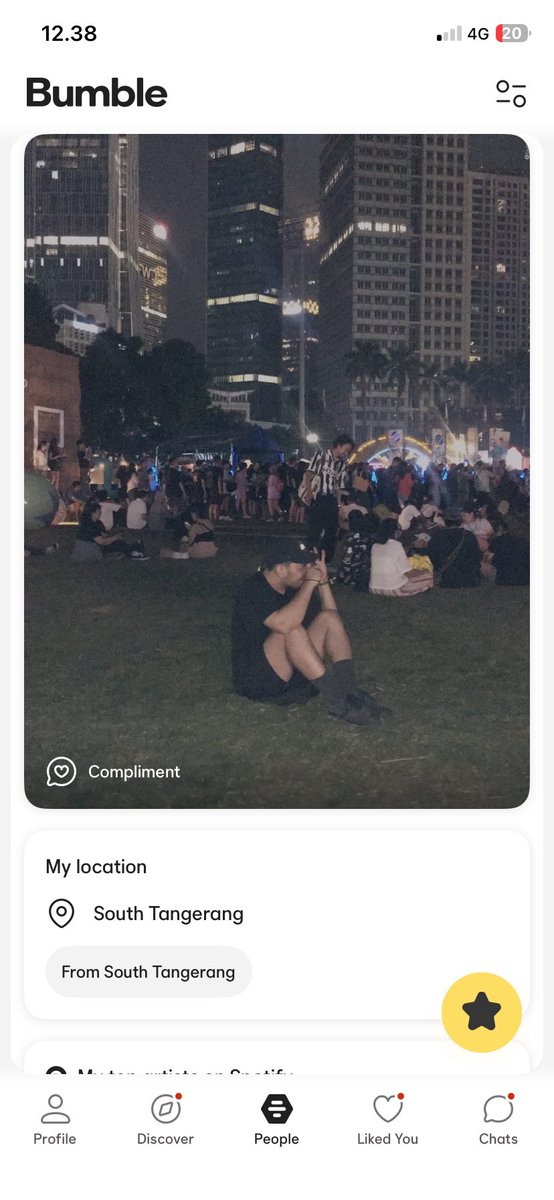 Ehhh l’pada inget gak sih cowok yang ngaku-ngaku kerja di WBJ terus nipu banyak orang pake kedok jualan sepatu dari warehouse dan bawa kabur mobil mantannya? Orangnya nongol lagi nih di dating app.
Gaya banget nama lu sok Oscar, beware ladies!
bum.bb/u/VZZJO56uheS