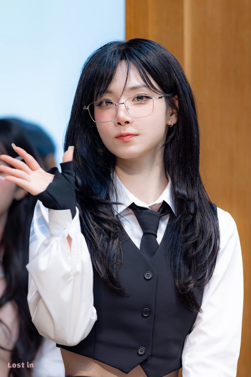 251207 팬 사인회

#트리플에스 #tripleS #나경 #김나경
#トリプルS #NAKYOUNG #S7